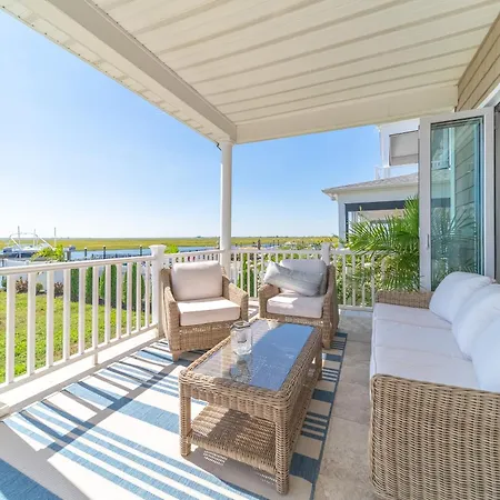 Vacation Home On The Ocean Bay Front